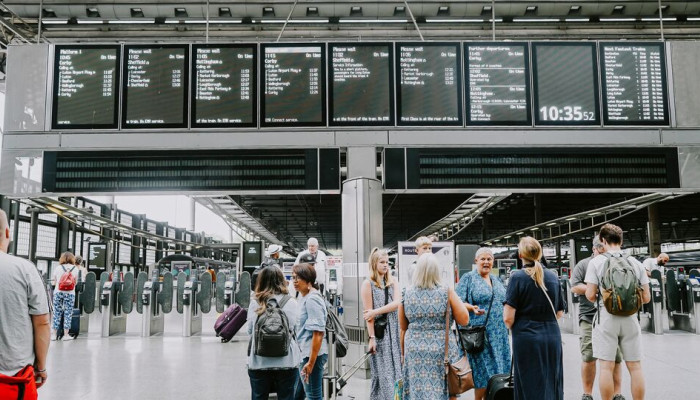 st pancras station boards
